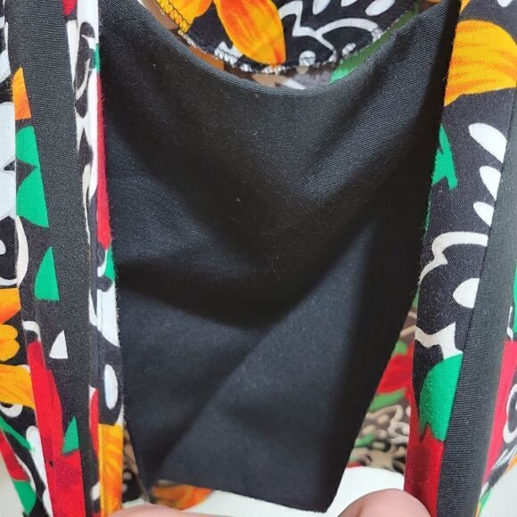 Vintage Bold Daffodils and Poppies Buttoned Blouse - Picture 2 of 11